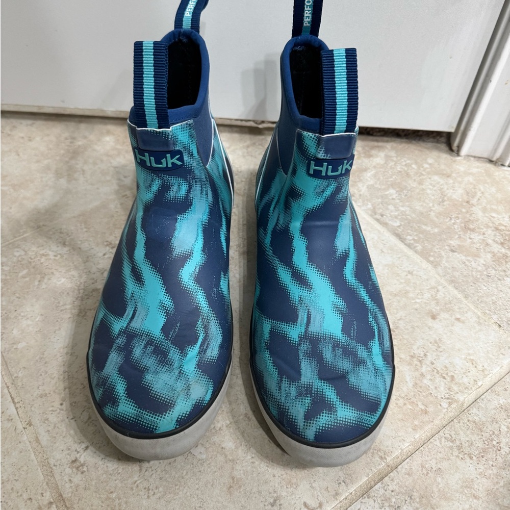 Women’s HUK deck boots
